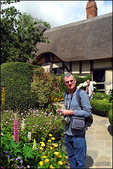 Admiring the garden at Anne Hathaway's Cottage